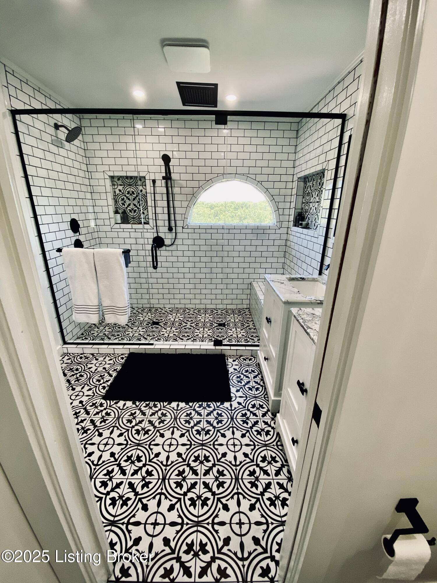3115 Wynbrooke Cir, Louisville, Kentucky image 35