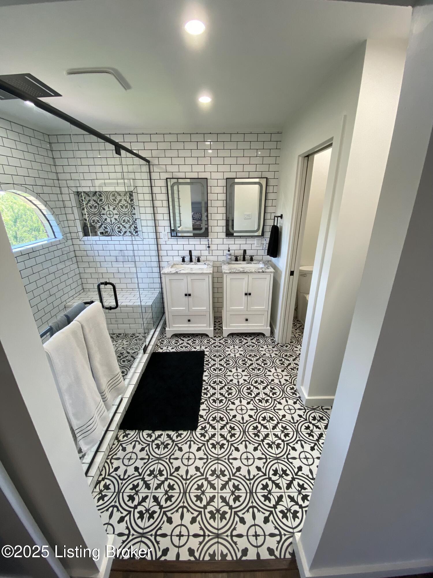 3115 Wynbrooke Cir, Louisville, Kentucky image 32