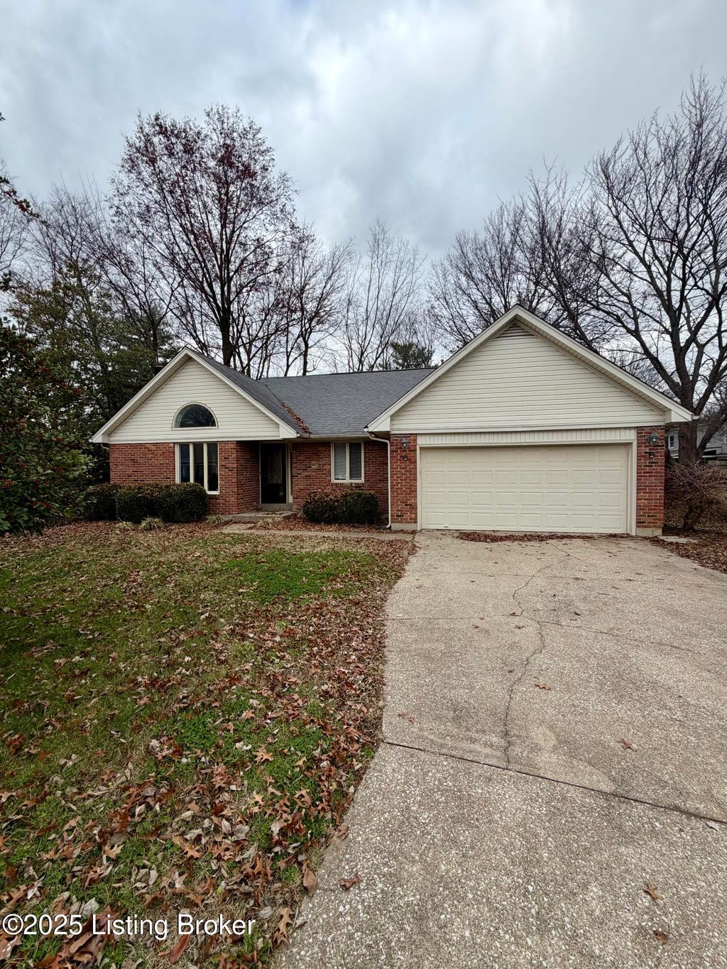 Photo of 8701 Kev Ct, Louisville, KY 40299 (MLS # 1704307)