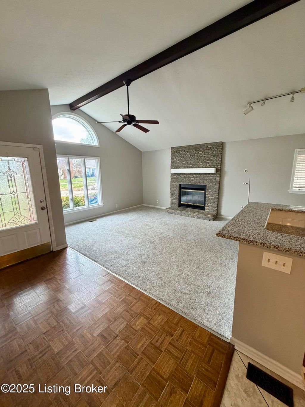 Photo of 8701 Kev Ct, Louisville, KY 40299 (MLS # 1704307)