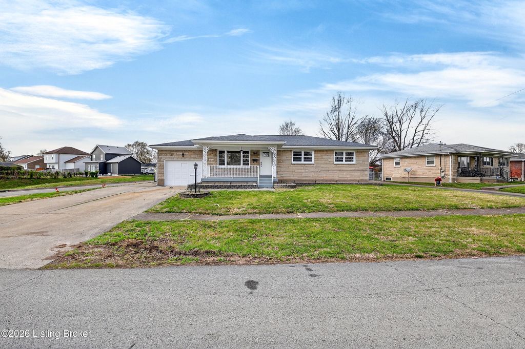 Photo of 5610 Pine Tree Dr, Louisville, KY 40219 (MLS # 1713002)