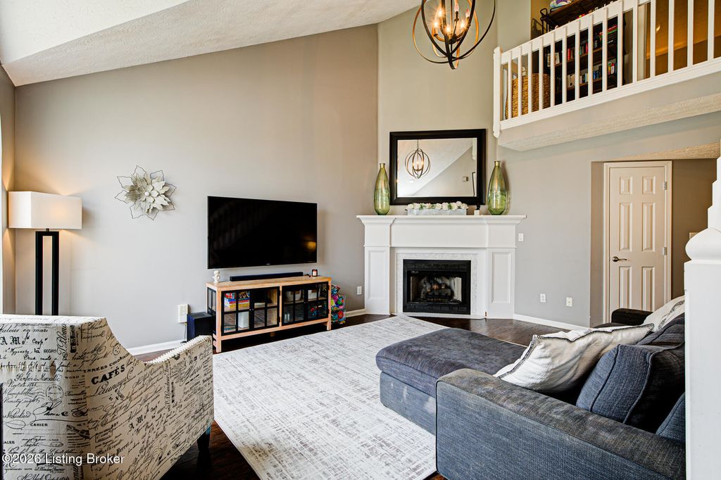 Photo of 4710 Middlesex Dr, Louisville, KY 40245 (MLS # 1711903)