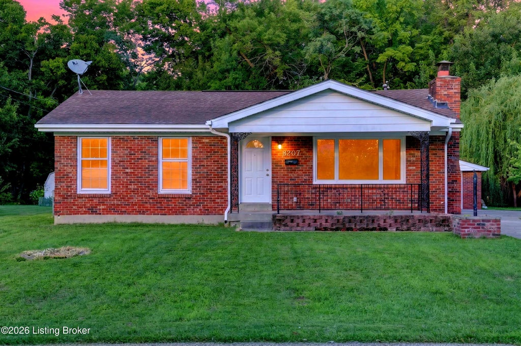 Photo of 8207 Linda Rd, Louisville, KY 40219 (MLS # 1726897)