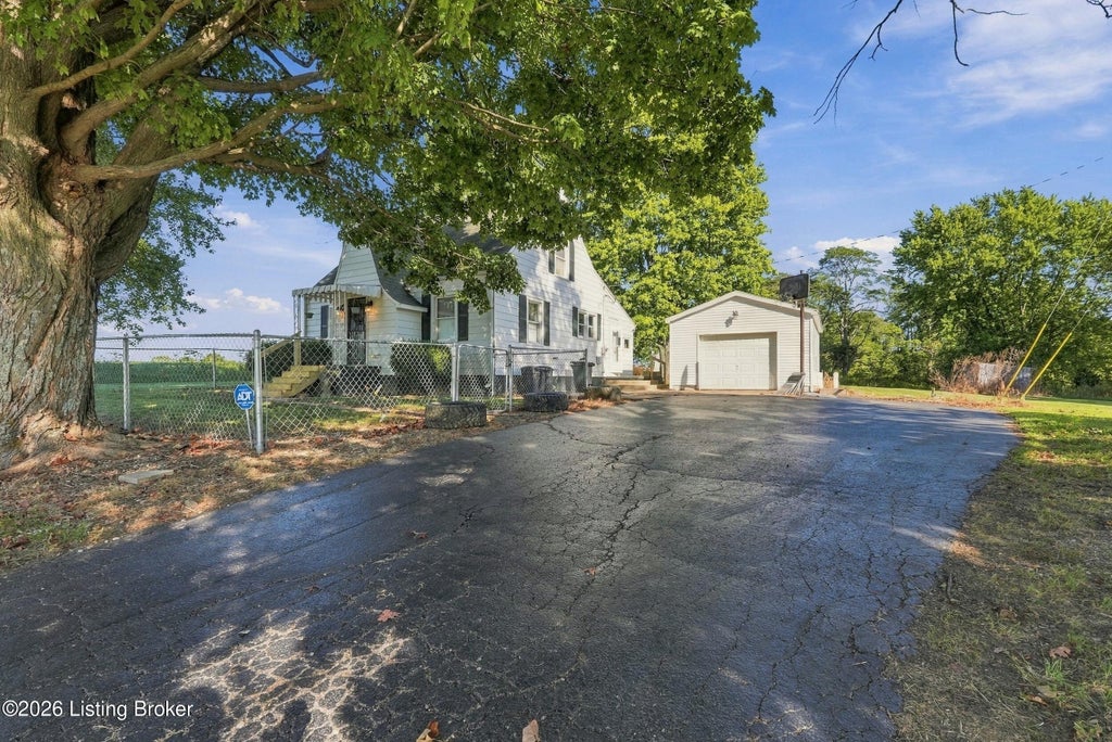 Photo of 520 Peck Pike Rd, Milton, KY 40045 (MLS # 1729550)