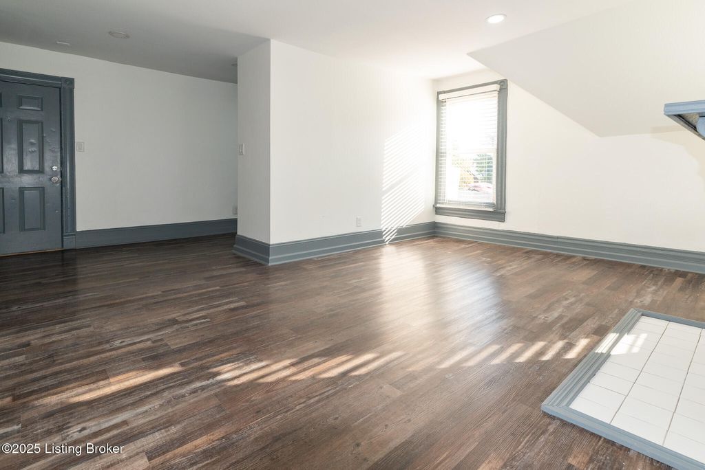 Photo of 1219 S 2nd St #6, Louisville, KY 40203 (MLS # 1705601)