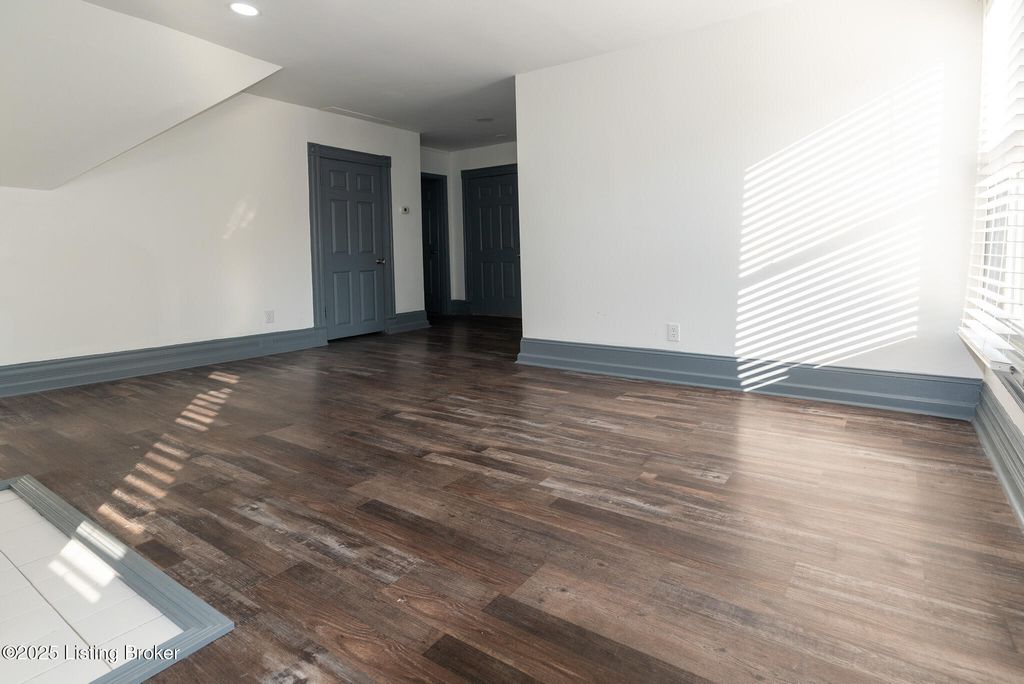 Photo of 1219 S 2nd St #6, Louisville, KY 40203 (MLS # 1705601)