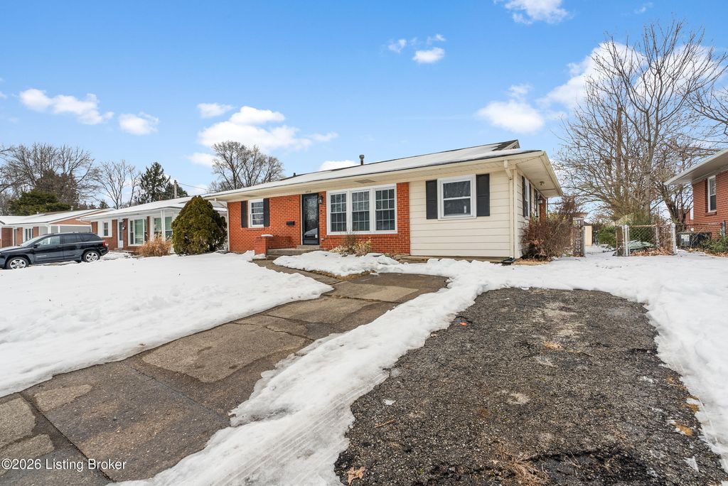 Photo of 3753 Rosemont Blvd, Louisville, KY 40218 (MLS # 1708595)