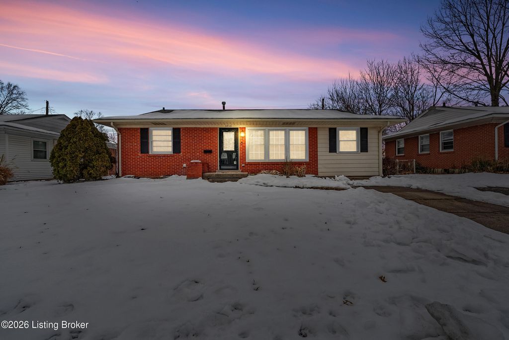 Photo of 3753 Rosemont Blvd, Louisville, KY 40218 (MLS # 1708595)