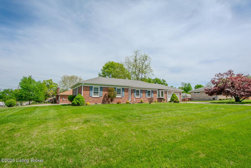 Photo of 9001 Waltlee Rd, Louisville, KY 40291 (MLS # 1715024)