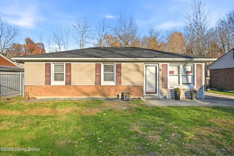 Photo of 8907 Maplecreek Dr, Louisville, KY 40219 (MLS # 1705844)