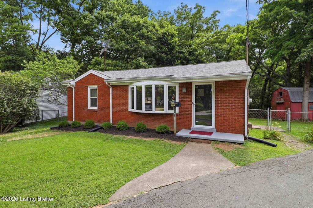 Photo of 3103 Evon Ct, Jeffersontown, KY 40299 (MLS # 1722433)