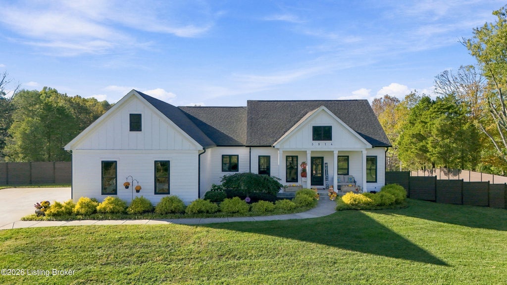 Photo of 3914 Old Sligo Rd, La Grange, KY 40031 (MLS # 1733025)