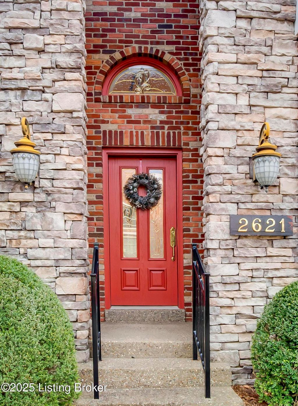 Photo of 2621 Alia Cir, Louisville, KY 40222 (MLS # 1705678)