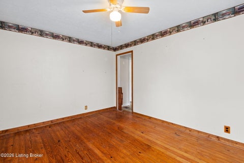Tiny photo for 10509 Fairview Ave, Jeffersontown, KY 40299 (MLS # 1728989)