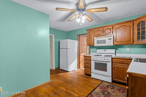 Tiny photo for 10509 Fairview Ave, Jeffersontown, KY 40299 (MLS # 1728989)