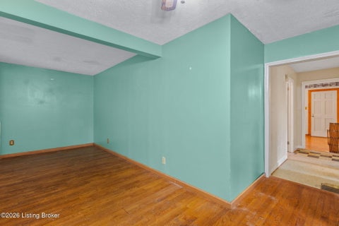 Tiny photo for 10509 Fairview Ave, Jeffersontown, KY 40299 (MLS # 1728989)