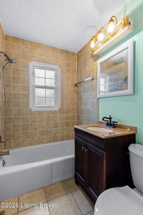 Tiny photo for 10509 Fairview Ave, Jeffersontown, KY 40299 (MLS # 1728989)