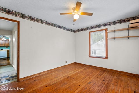 Tiny photo for 10509 Fairview Ave, Jeffersontown, KY 40299 (MLS # 1728989)