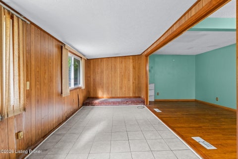 Tiny photo for 10509 Fairview Ave, Jeffersontown, KY 40299 (MLS # 1728989)