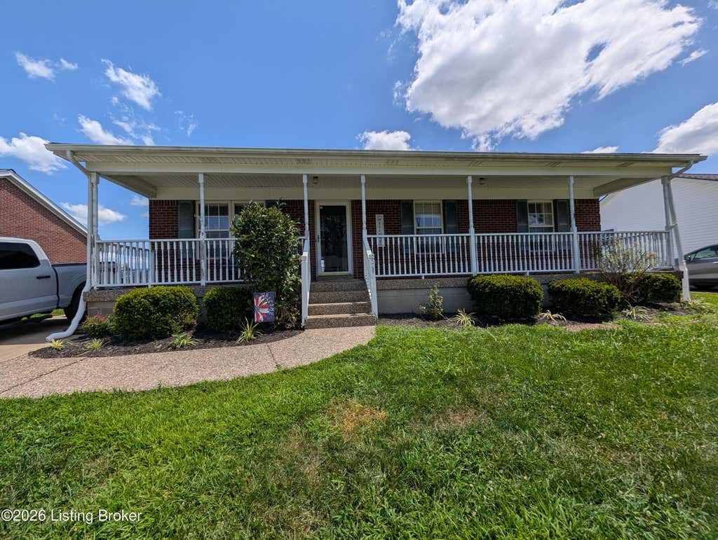 Photo of 352 River Trace, Shepherdsville, KY 40165 (MLS # 1724947)