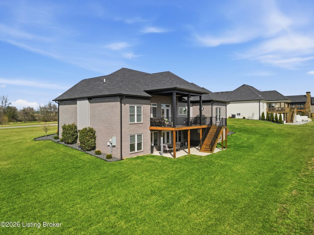 Photo of 413 Brennan Ct, Shepherdsville, KY 40165 (MLS # 1710166)