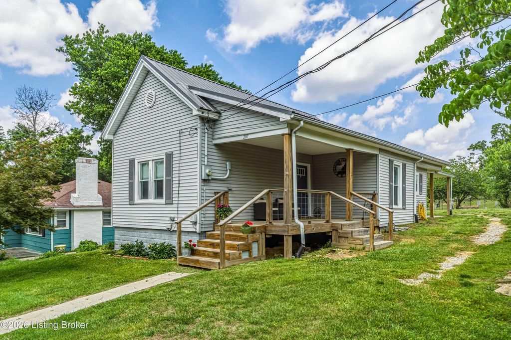Photo of 207 Tilden St, Leitchfield, KY 42754 (MLS # 1718116)