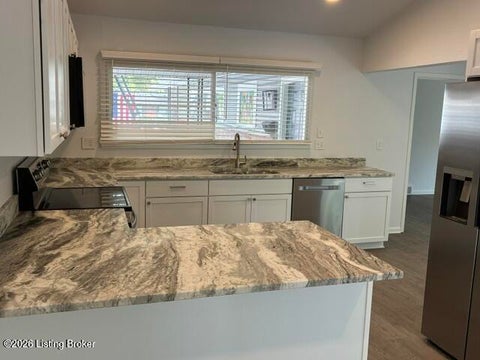Tiny photo for 1233 Vance Ave, New Albany, IN 47150 (MLS # 1729772)