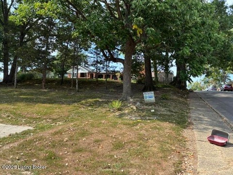 Tiny photo for 1233 Vance Ave, New Albany, IN 47150 (MLS # 1729772)