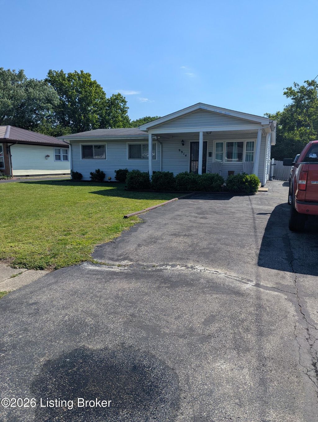 Photo of 9914 Scrim Ave, Louisville, KY 40272 (MLS # 1716213)