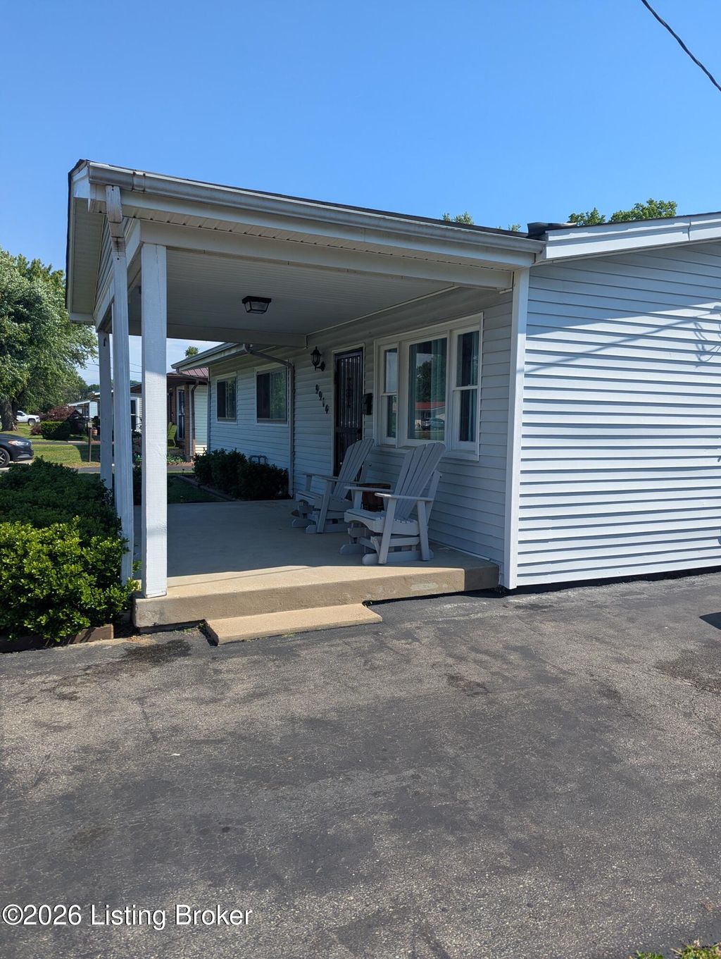 Photo of 9914 Scrim Ave, Louisville, KY 40272 (MLS # 1716213)