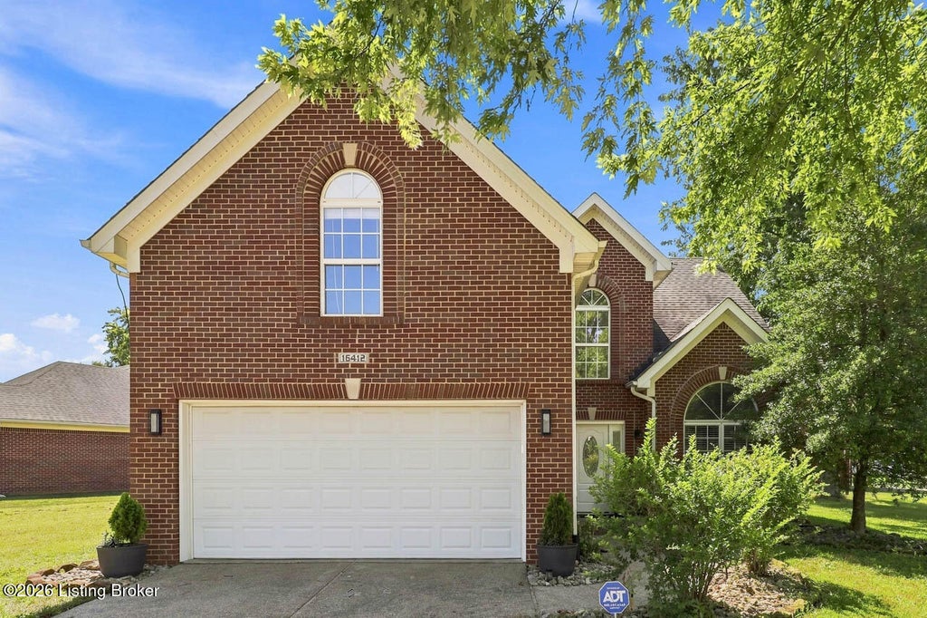Photo of 16412 Snaffel Bit Ct, Louisville, KY 40245 (MLS # 1727716)