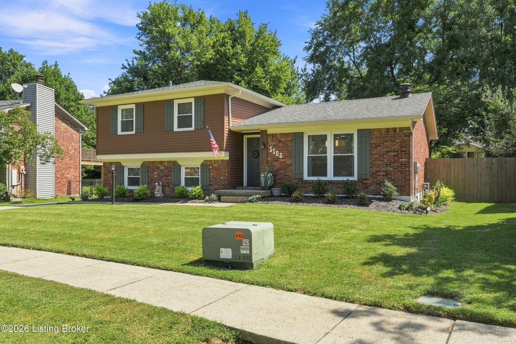 Photo of 5503 Random Way, Louisville, KY 40291 (MLS # 1728515)