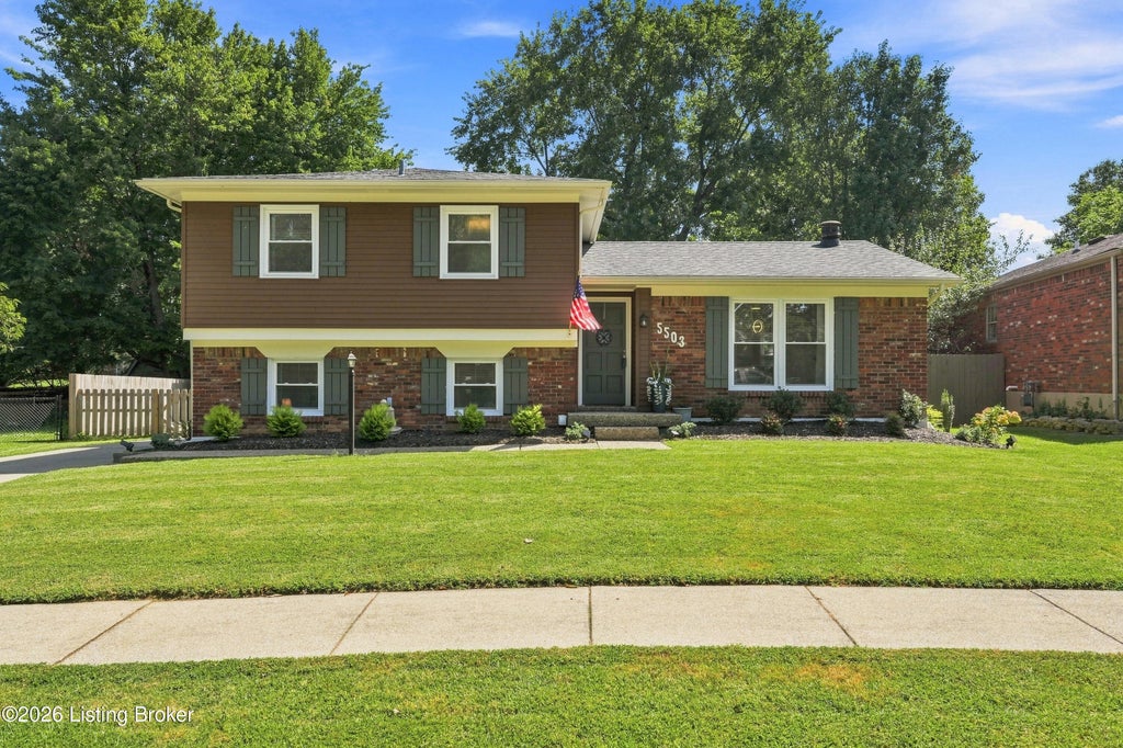 Photo of 5503 Random Way, Louisville, KY 40291 (MLS # 1728515)
