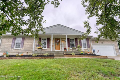 Photo of 2301 Pikes Peak Blvd, Louisville, KY 40214 (MLS # 1700162)