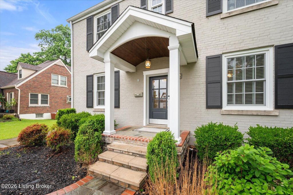 Photo of 3705 Hycliffe Ave, Louisville, KY 40207 (MLS # 1717061)