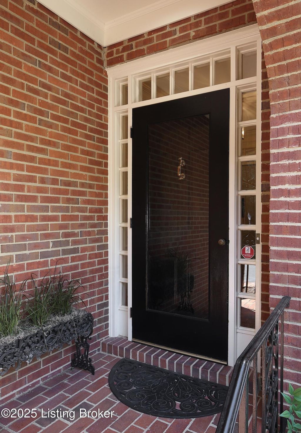 Photo of 306 Penruth Ave, Louisville, KY 40207 (MLS # 1706622)