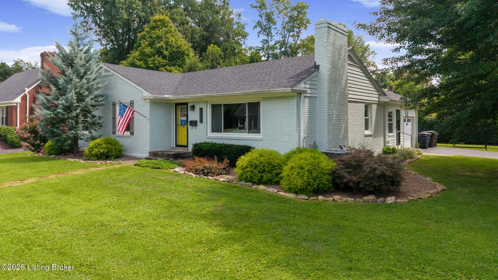 Photo of 8800 Charing Cross Rd, Louisville, KY 40222 (MLS # 1727461)