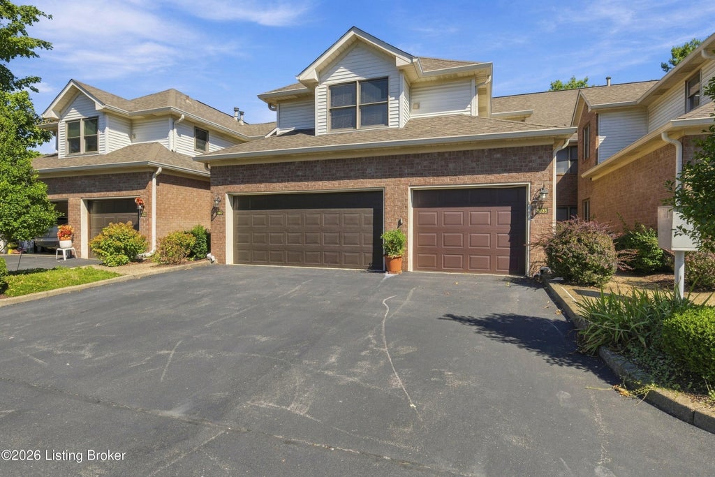 Photo of 3643 Hurstbourne Ridge Blvd, Louisville, KY 40299 (MLS # 1730521)