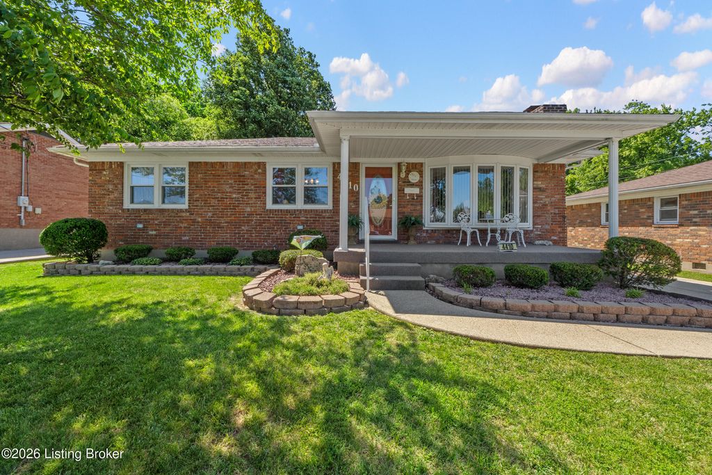 Photo of 4410 Burnt Cedar Ln, Louisville, KY 40219 (MLS # 1717432)