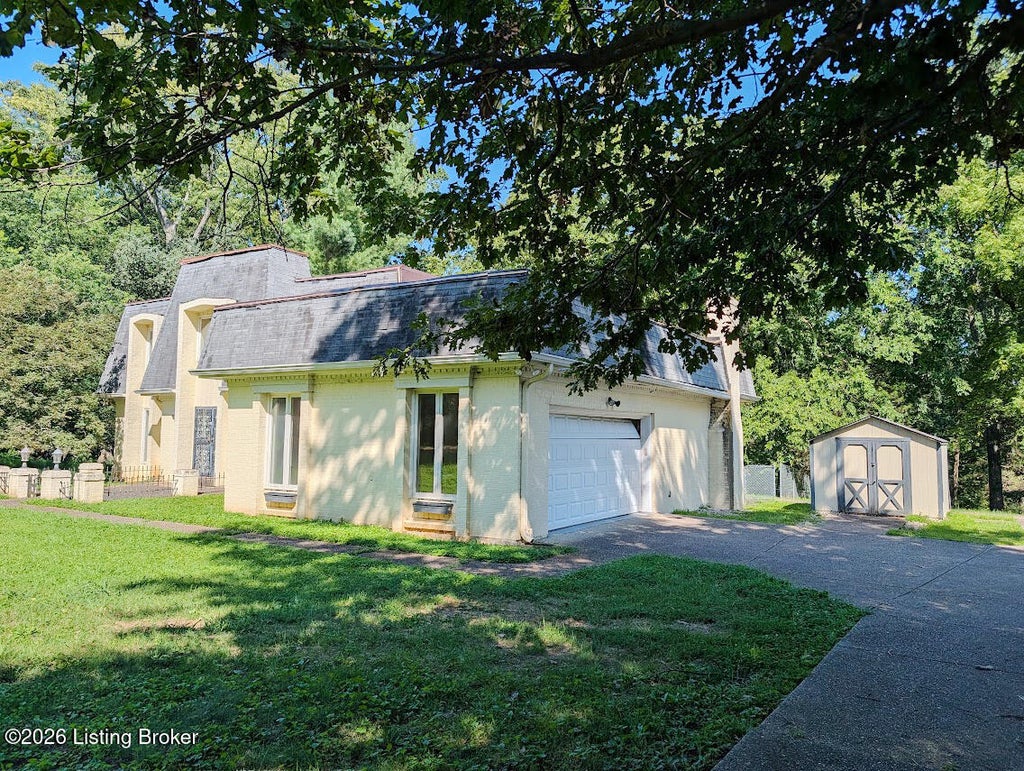 Photo of 1913 Flat Rock Rd, Louisville, KY 40245 (MLS # 1728457)