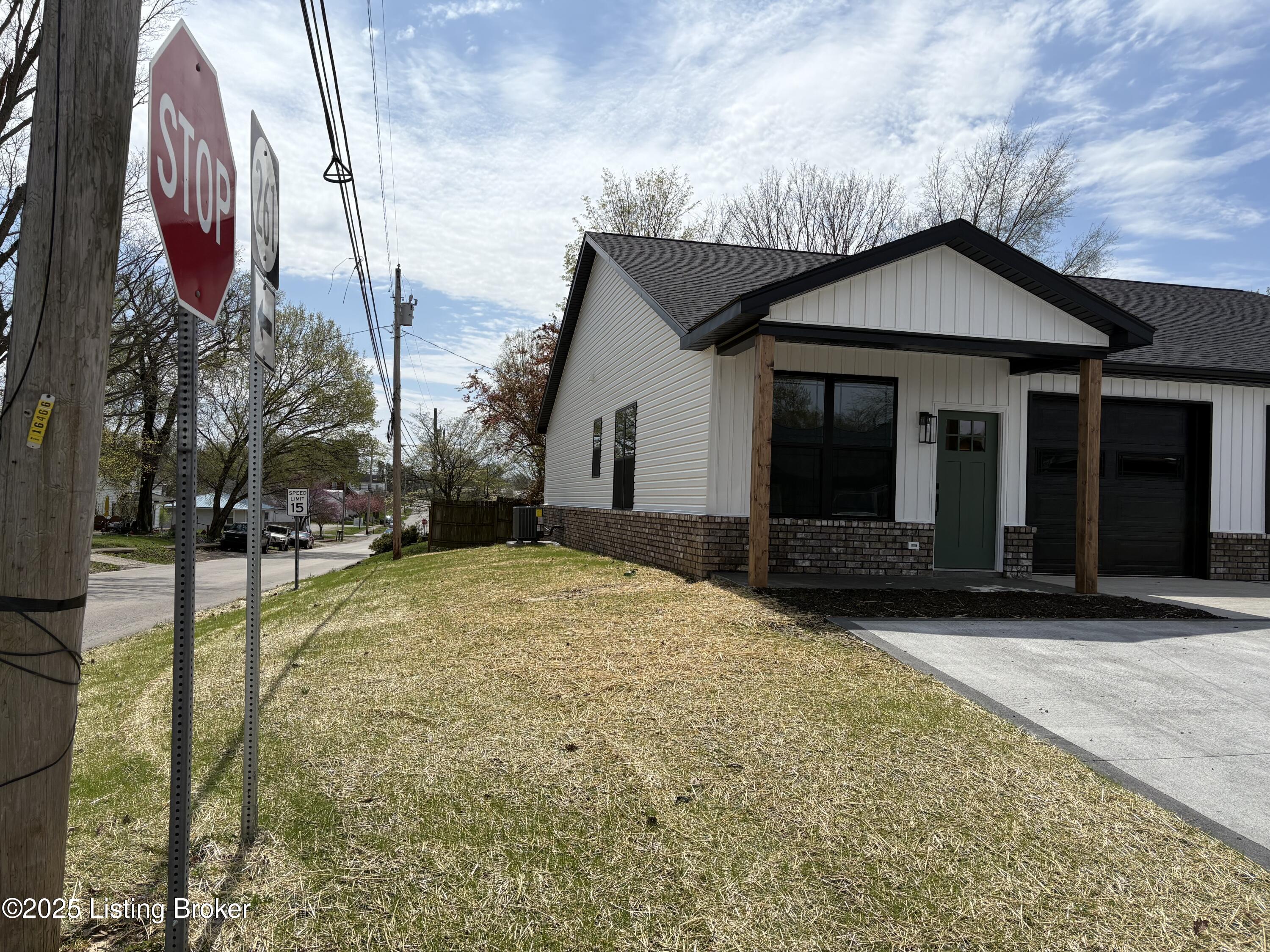 116 E 1st St, Hardinsburg, Kentucky image 3