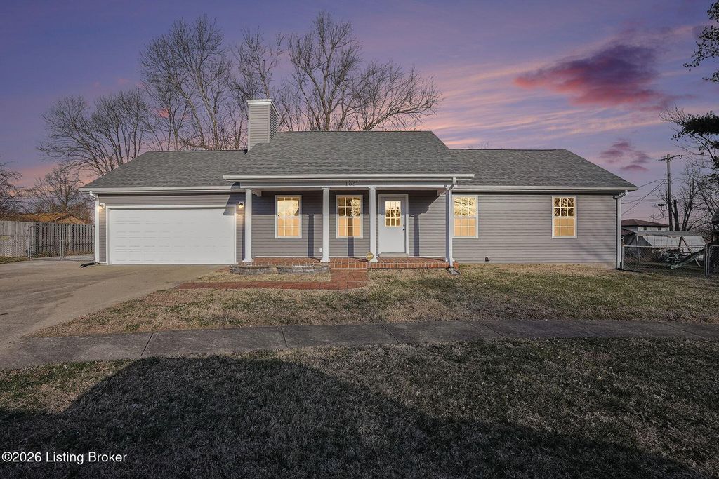 Photo of 105 Tracy Ct, Radcliff, KY 40160 (MLS # 1706199)