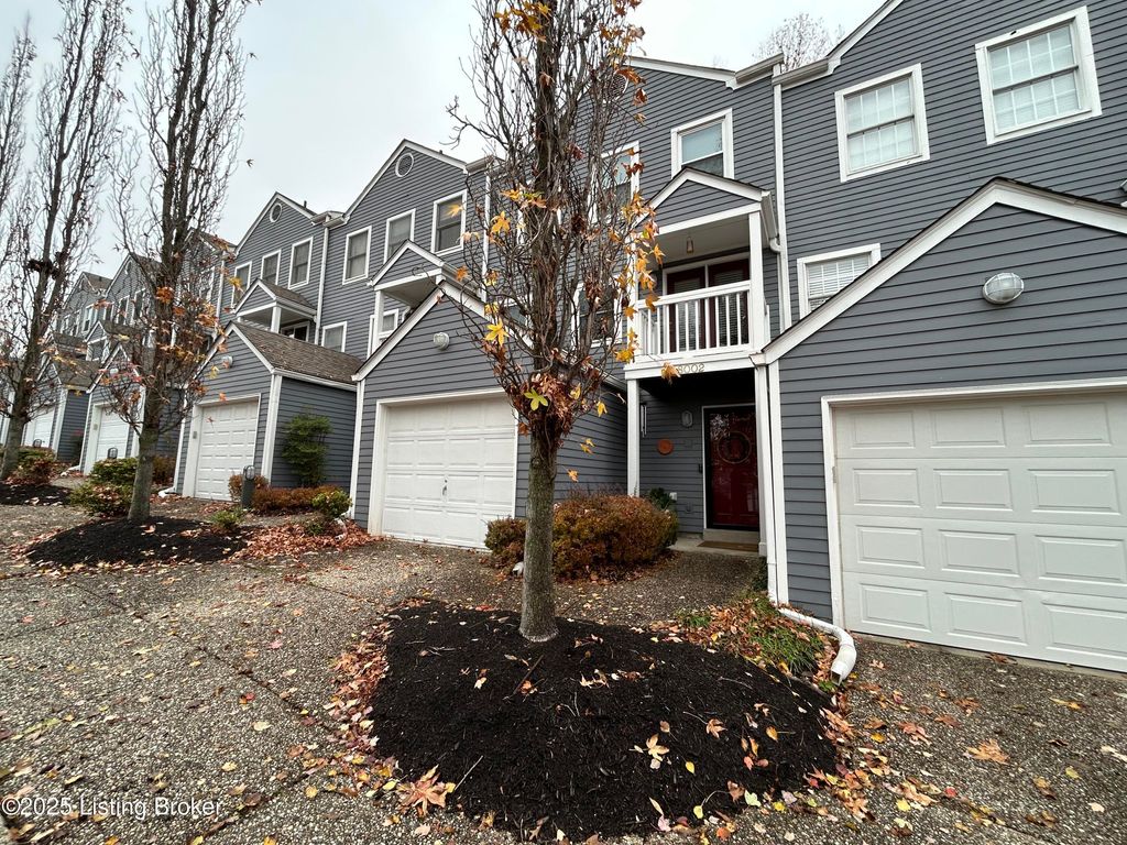 Photo of 8002 Harrods Landing Dr #8002, Prospect, KY 40059 (MLS # 1704010)