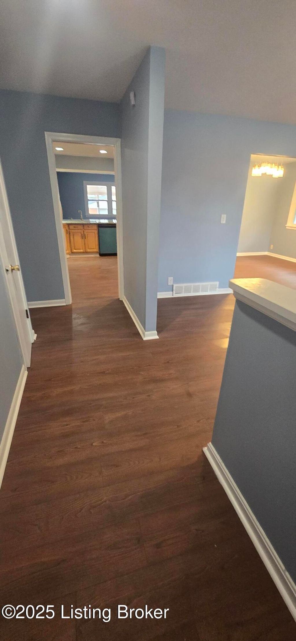 Photo of 2204 Landan Dr, Louisville, KY 40218 (MLS # 1705609)