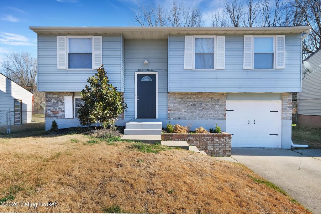 Photo of 11019 Neptune Pl, Louisville, KY 40272 (MLS # 1705980)