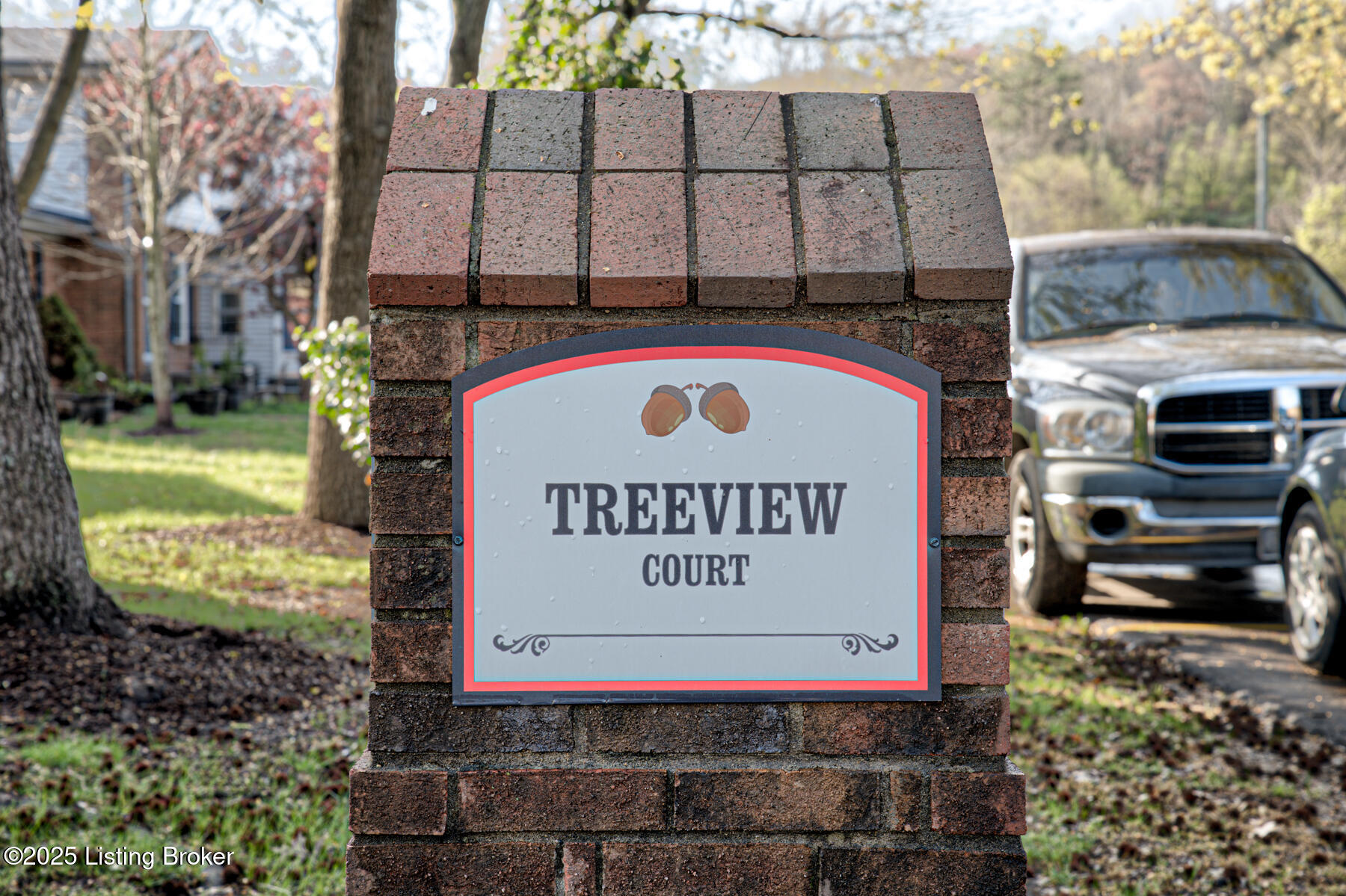 3008 Treeview Ct, Louisville, Kentucky image 2