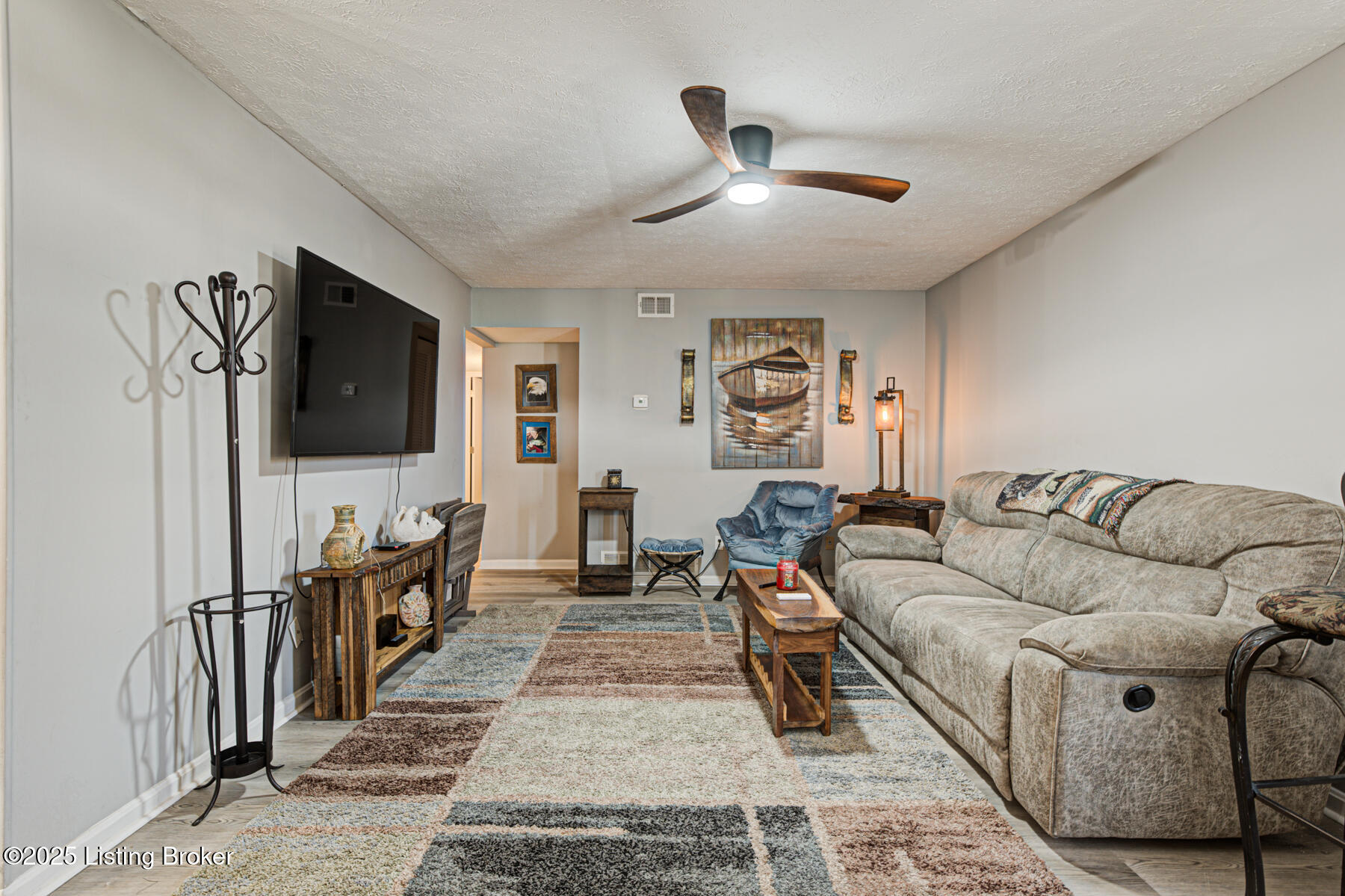 3008 Treeview Ct, Louisville, Kentucky image 4