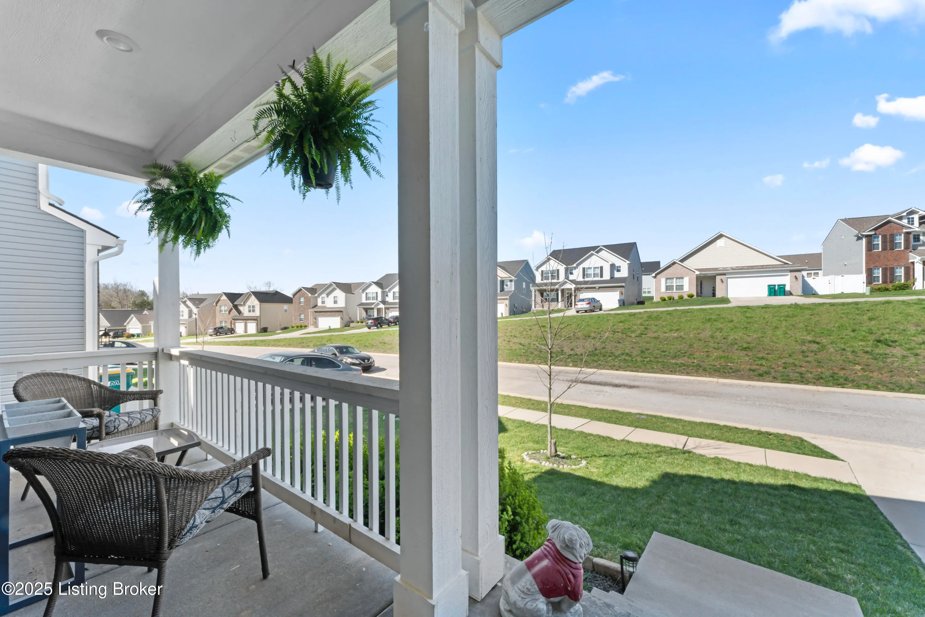 Louisville, Kentucky 40229, United States, 5 Bedrooms Bedrooms, ,4 BathroomsBathrooms,Residential,Active,111788