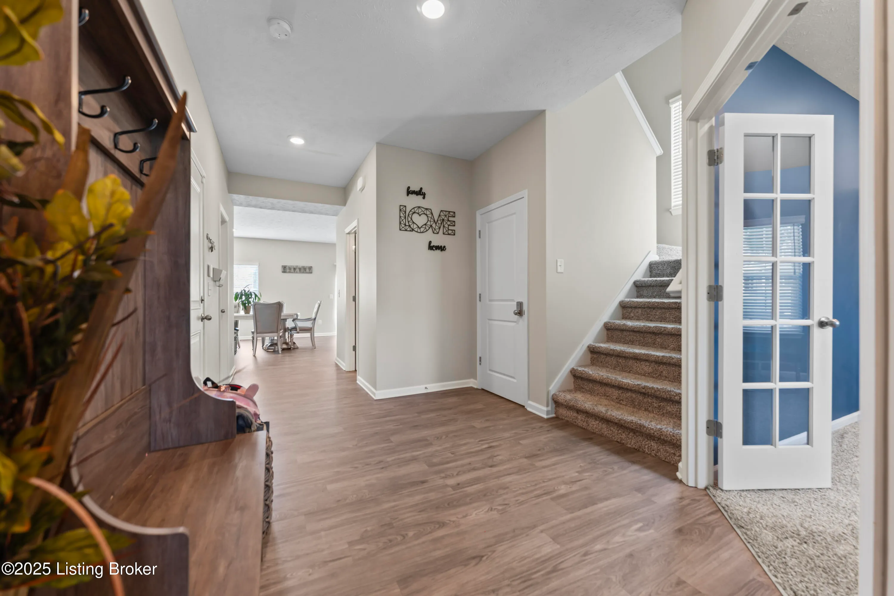 Louisville, Kentucky 40229, United States, 5 Bedrooms Bedrooms, ,4 BathroomsBathrooms,Residential,Active,111788