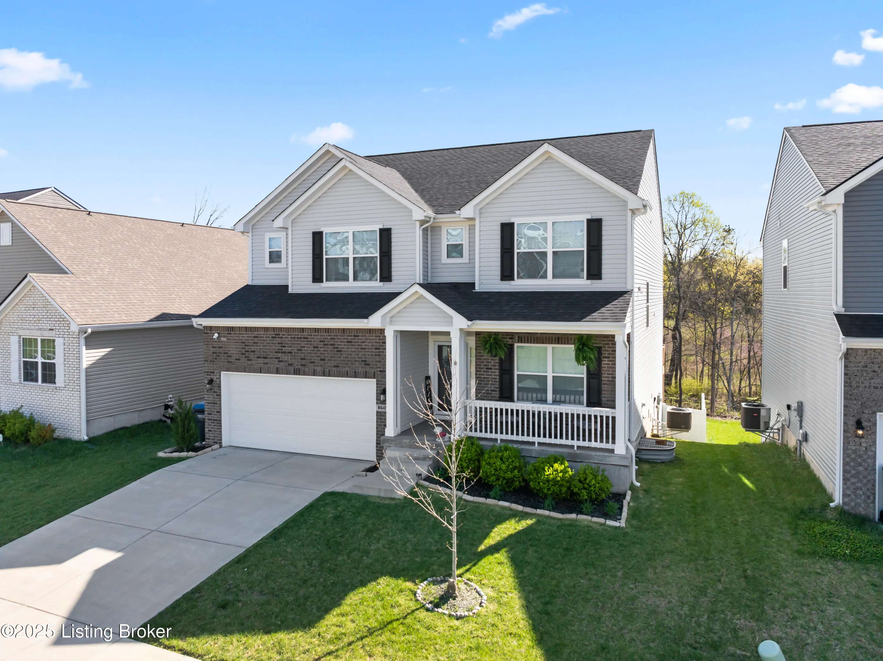 Louisville, Kentucky 40229, United States, 5 Bedrooms Bedrooms, ,4 BathroomsBathrooms,Residential,Active,111788